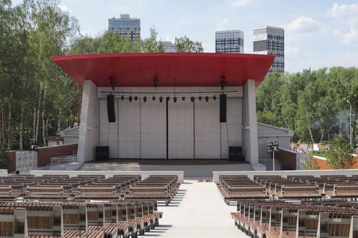 Летний театр в парке Маяковского